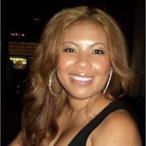 Meet Posher Miora: I love of things fashion, art, travel and vintage finds.